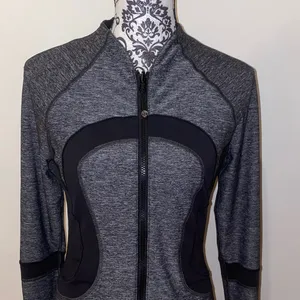Lululemon Athletica Reversible Find Your Bliss Jacket Size 6 thumbnail 4