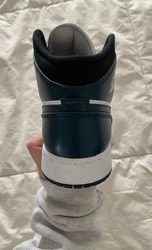 Nike Jordan 1 Mid thumbnail 11