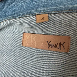 Yanuk Distressed 6 Pocket Distressed Denim Blue Jean Jacket Y2K size Small‎ thumbnail 7