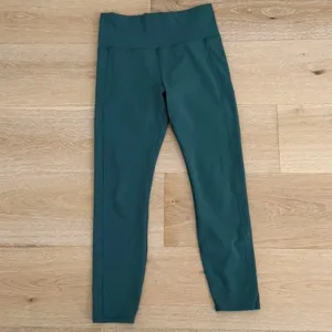 Vuori Women's Studio Pocket Leggings Ivy Green Size M VW446 thumbnail 2