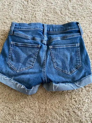 Hollister Jean Shorts Mid-Rise 3" thumbnail 2