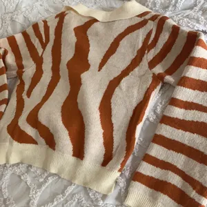 NWT STORIA Zebra Crop Sweater thumbnail 6