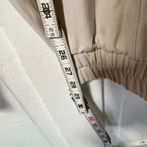 Abercrombie & Fitch Traveler Apres pant with jogger style bottom in cream L thumbnail 12