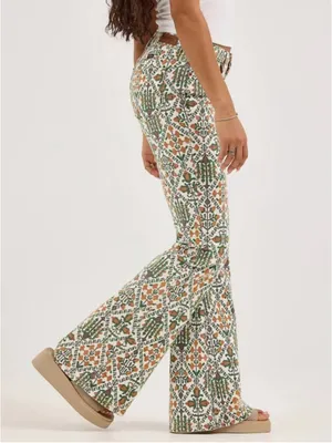 NWT Wrangler Fierce Flare Jeans Floral Pattern High Rise Boho Retro Style Sz 12 thumbnail 3
