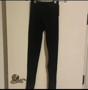 SKIMS NWT  SOFT SMOOTHING SEAMLESS LEGGING ECLIPSE XS thumbnail 4