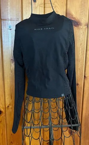 Nike Black Women's Trail Long-Sleeve Crew Top dri fit XS workout top thumbnail 1