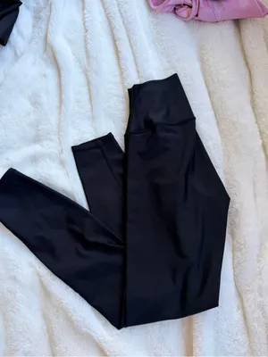 ALO Yoga Black High-Rise Performance Leggings thumbnail 3