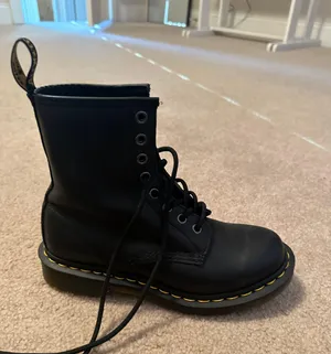 Dr. Martens 1460 thumbnail 2