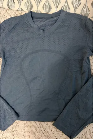 Lululemon Long Sleeve thumbnail 2