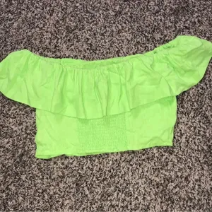 A New Day Off-the-Shoulder Ruffle Crop Top – Size L – Lime Green - NWT thumbnail 5