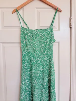 ASTR the Label‎ Gabrielle Dress in color Green Apple Ditsy Size Large L thumbnail 5