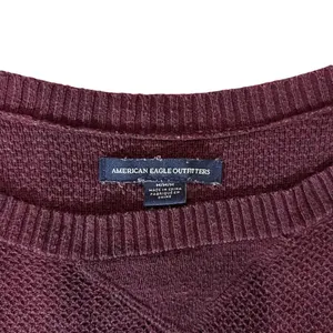 American Eagle Burgundy‎ Crew Neck Sweater Size Medium thumbnail 2
