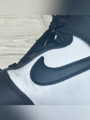 Nike Dunk High “Panda” women’s size 7.5 thumbnail 5