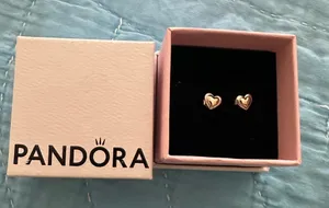 NIB Pandora Heart Earrings thumbnail 1