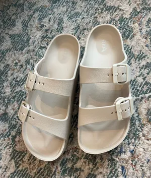 MIA Sandals Platform thumbnail 2