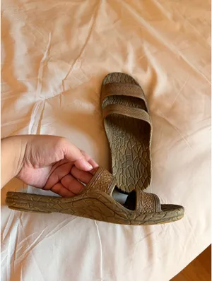 Pali Hawaii Tan slip-on sandals thumbnail 3