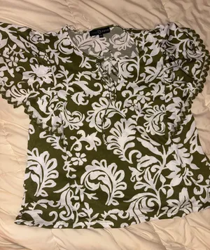 Green and White blouse Size L thumbnail 1