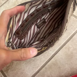 Guess Monogram Canvas Brown Croc Embossed Wristlet Clutch Silver G Logo Bag thumbnail 4