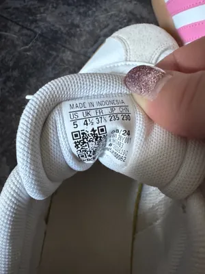 Adidas women’s sneakers thumbnail 4