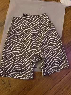 Milk ACTV Zebra Print Biker Shorts Size XS thumbnail 4