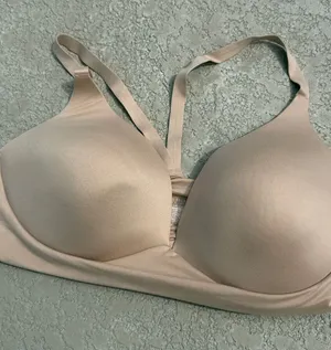 Victoria's Secret Seamless Beige T-Shirt Bra 36DD thumbnail 1