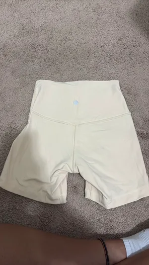 Lululemon Align Shorts 6" thumbnail 3