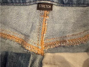 American Eagle Curvy ’90s Boyfriend Distressed Denim Shorts – Size 12 thumbnail 4