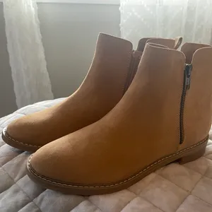 Tan Short Boots thumbnail 1