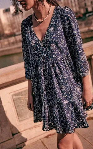 Sézane Aura babydoll eyelet floral 3/4 sleeve Dress in navy blue size 2 thumbnail 1