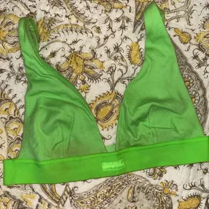 SKIMS Bralette thumbnail 2