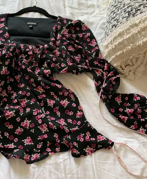 Black Floral Romper V-Neck Surplice ruffle hem, long sleeve size XS thumbnail 5