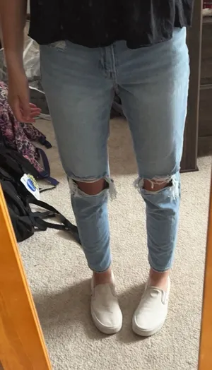 American Eagle Mom Jeans Ripped thumbnail 1