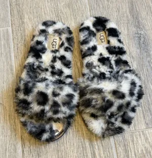 UGG Women's Fluff Slide II Leopard Sheepskin Slippers Size US 5 UK 3 thumbnail 1