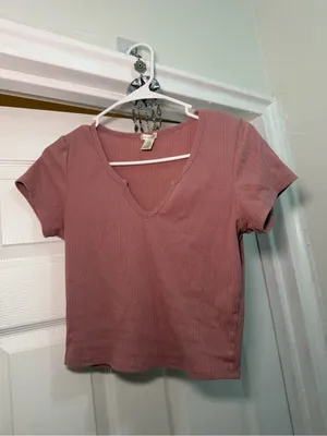 Bozzolo Women’s Large Dusty Rose Ribbed Crop Top V-Neck Stretch Short Sleeve thumbnail 3