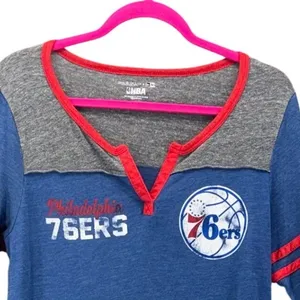 Philadelphia 76ers Womans Shirt Large Distressed Streetwear Championship Playoff thumbnail 3