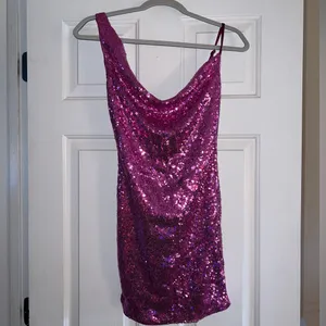 Hello Molly Citadel Skies Dress in Pink Sequin Size 4 thumbnail 16