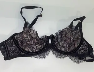 Victoria Secret Bra thumbnail 2