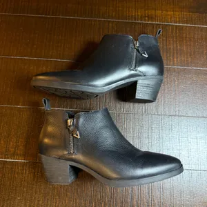 Vionic Cecily Black Leather Waterproof Ankle Boots Pointed Toe Block Heel Size 9 thumbnail 4