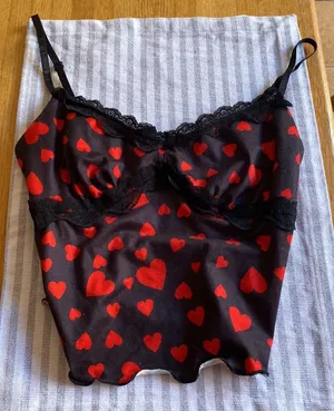 SheIn Crop Cami With Hearts thumbnail 1