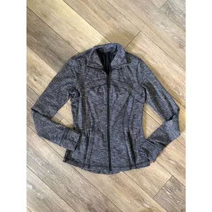 Lululemon Women’s Define Full Zip Jacket Size 6 thumbnail 4