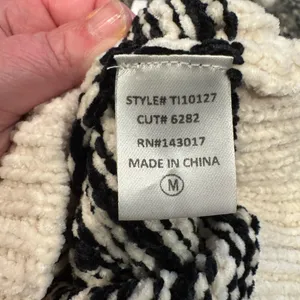 Ces Femme Striped Sweater Women’s Medium Black White Knit Pullover Fall Cozy thumbnail 4
