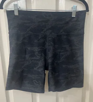 Vuori Clean Elevation Shorty Subtle Camo High-Waist Bike Shorts thumbnail 1