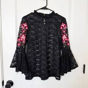 Womens Black Sheer Embroidered Floral Top Small Romantic‎ Whimsigoth Puff Sleeve thumbnail 1