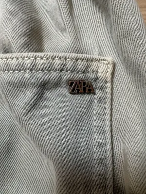 Zara Women's Paper Bag Waist Carrot‎ Leg Jeans in Green thumbnail 4