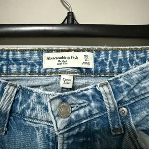 Abercrombie & fitch The Dad High Rise Curve love 26/2 Regular thumbnail 5