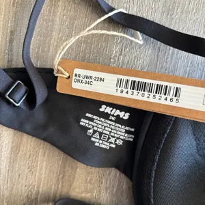 New Skims Bra 34C thumbnail 3