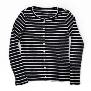 Everlane The Vintage Rib Cardigan in Navy/bone size XS thumbnail 2