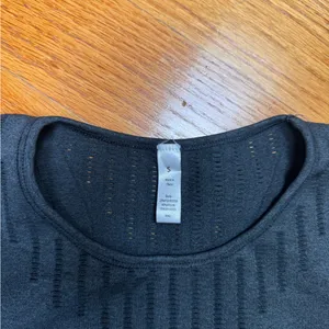 🌸Black Long Sleeve Cropped Seamless Top Black thumbnail 2
