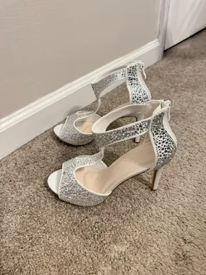 David's Bridal Crystal-Detailed Peep-Toe Shooties STYLE# NELIA 8.5 thumbnail 3