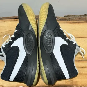 Nike Hyperdunk Volleyball‎ shoes Size 7.5 A37 thumbnail 9